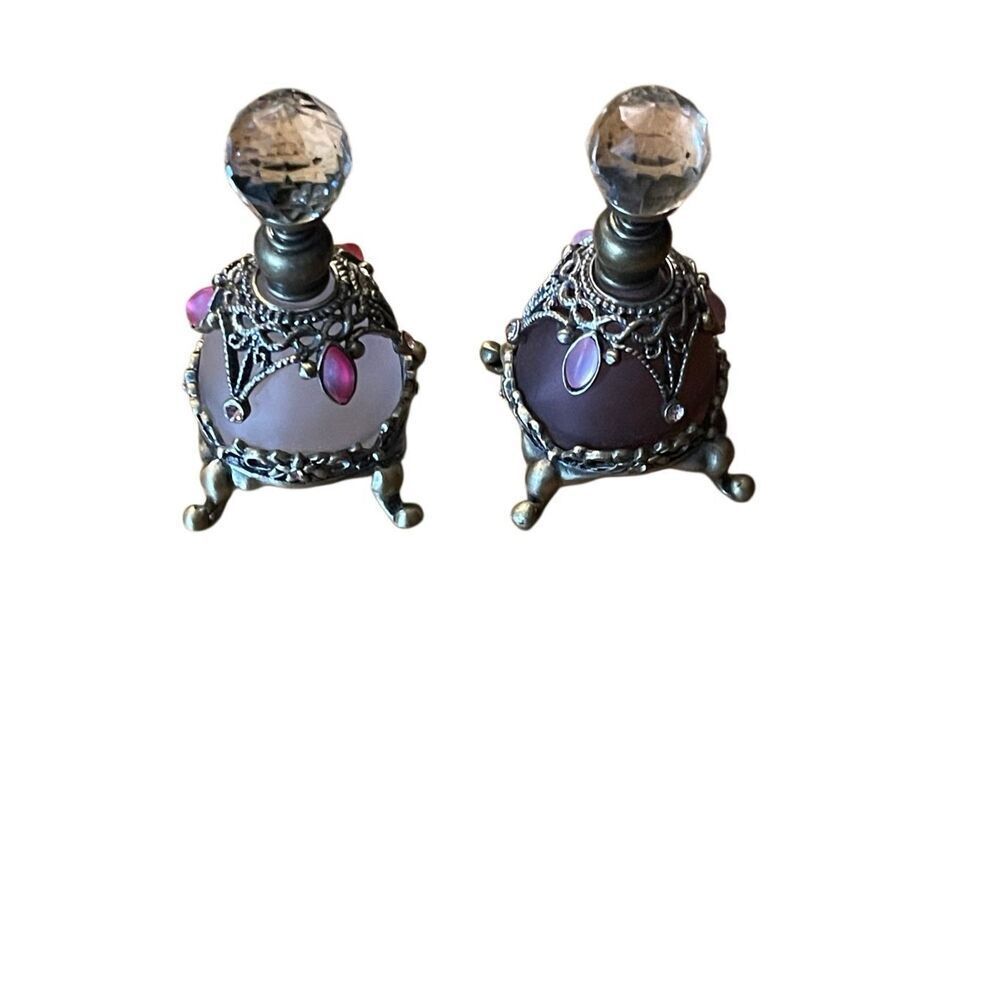 Metal Filligree Footed Perfume Glass Bottle & Stopper